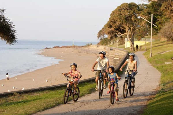 Cycle around Cowes Jetty